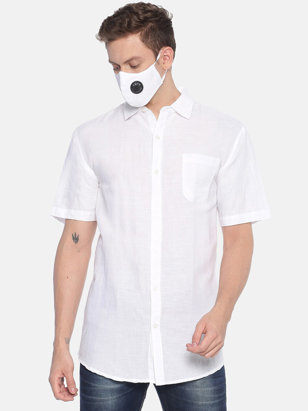 

Balista Men White Standard Regular Fit Solid Casual Shirt
