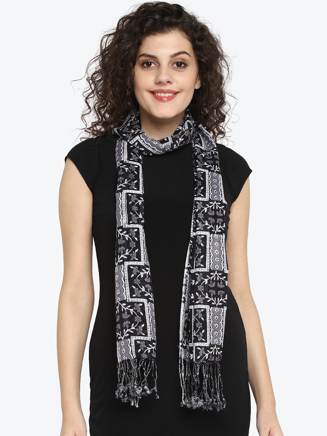 

Aditi Wasan Women Black & White Printed Stole