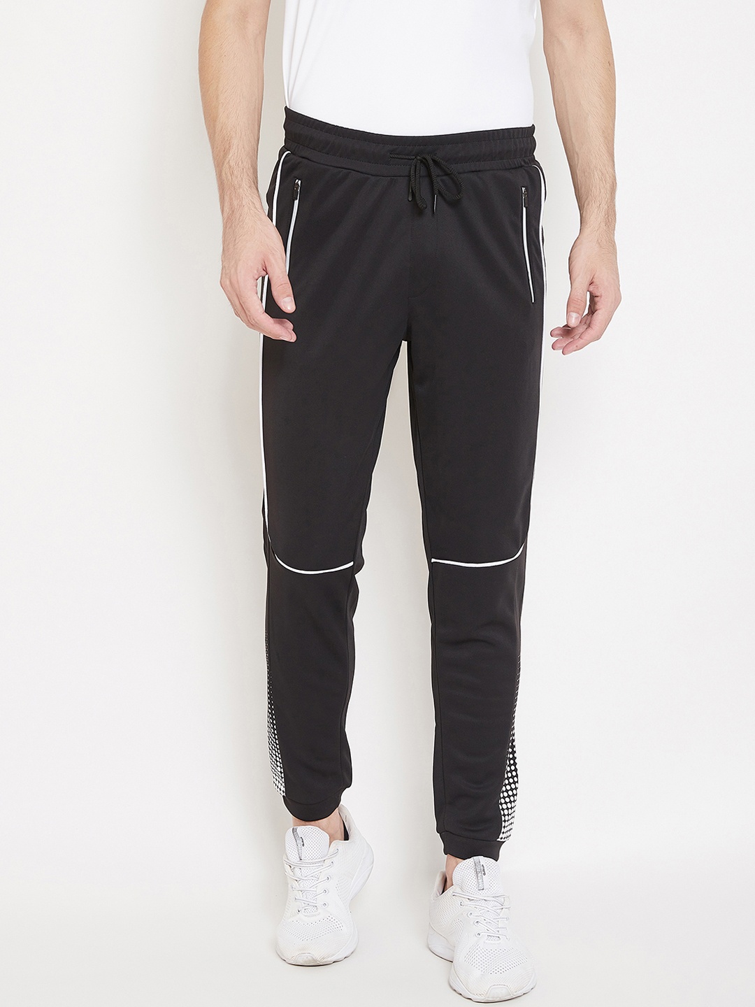 

PERFKT-U Men Black Solid Joggers