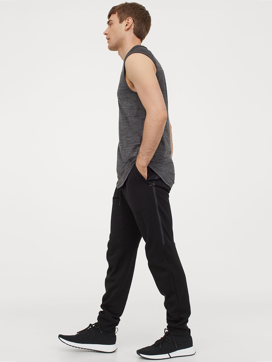 

H&M Men Black Solid Sports Trousers