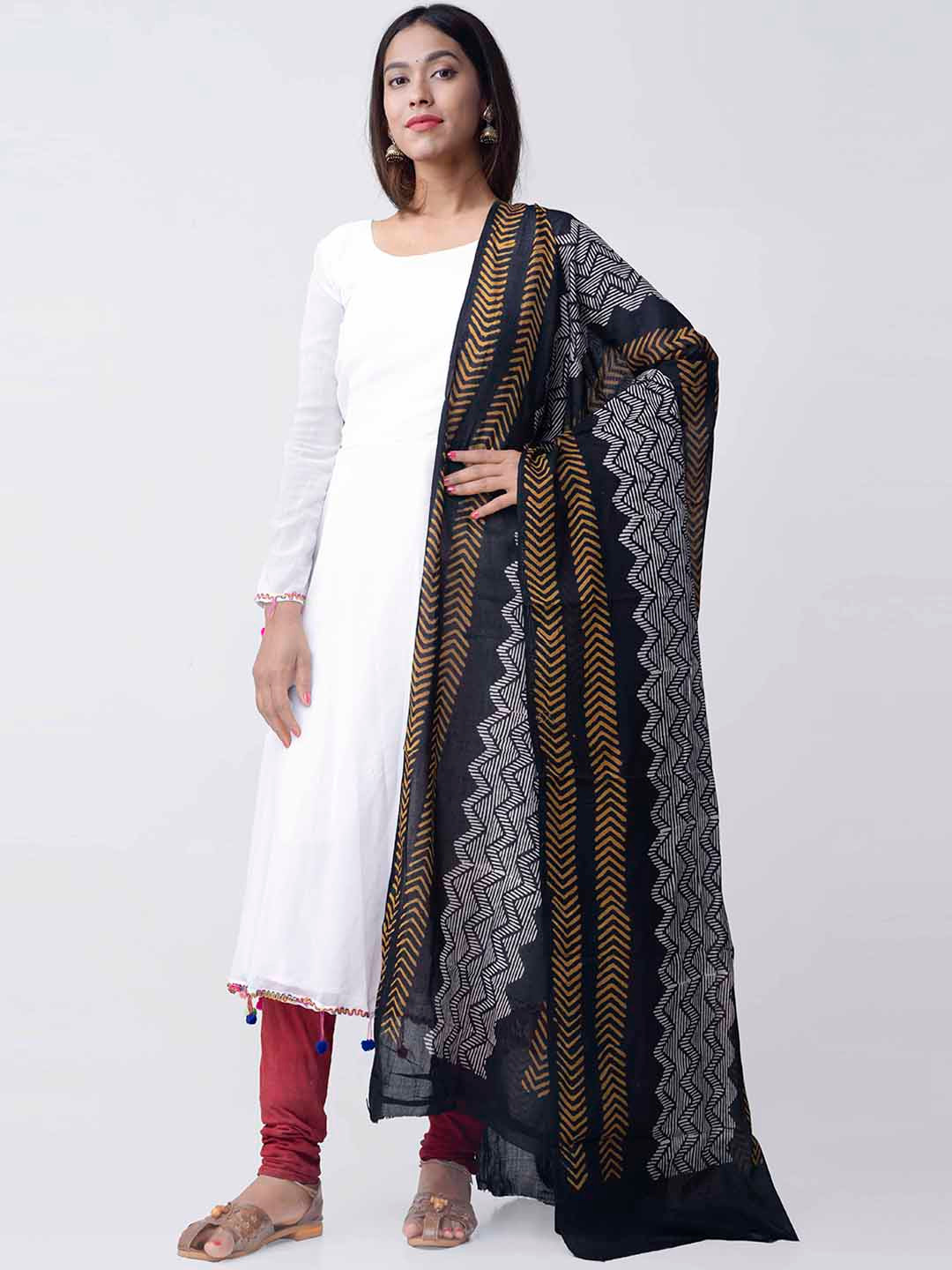 

Unnati Silks Black & White Pure Rajasthani Malmal Printed Cotton Dupatta