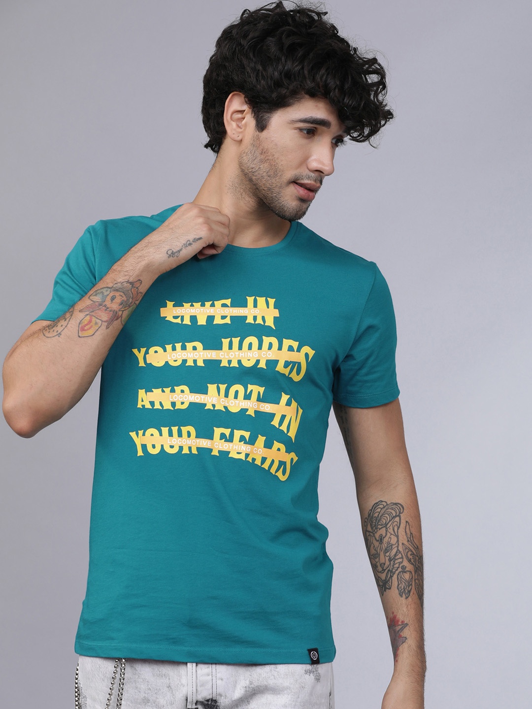 LOCOMOTIVE Men Teal Blue & Yellow Printed Round Neck T-shirt