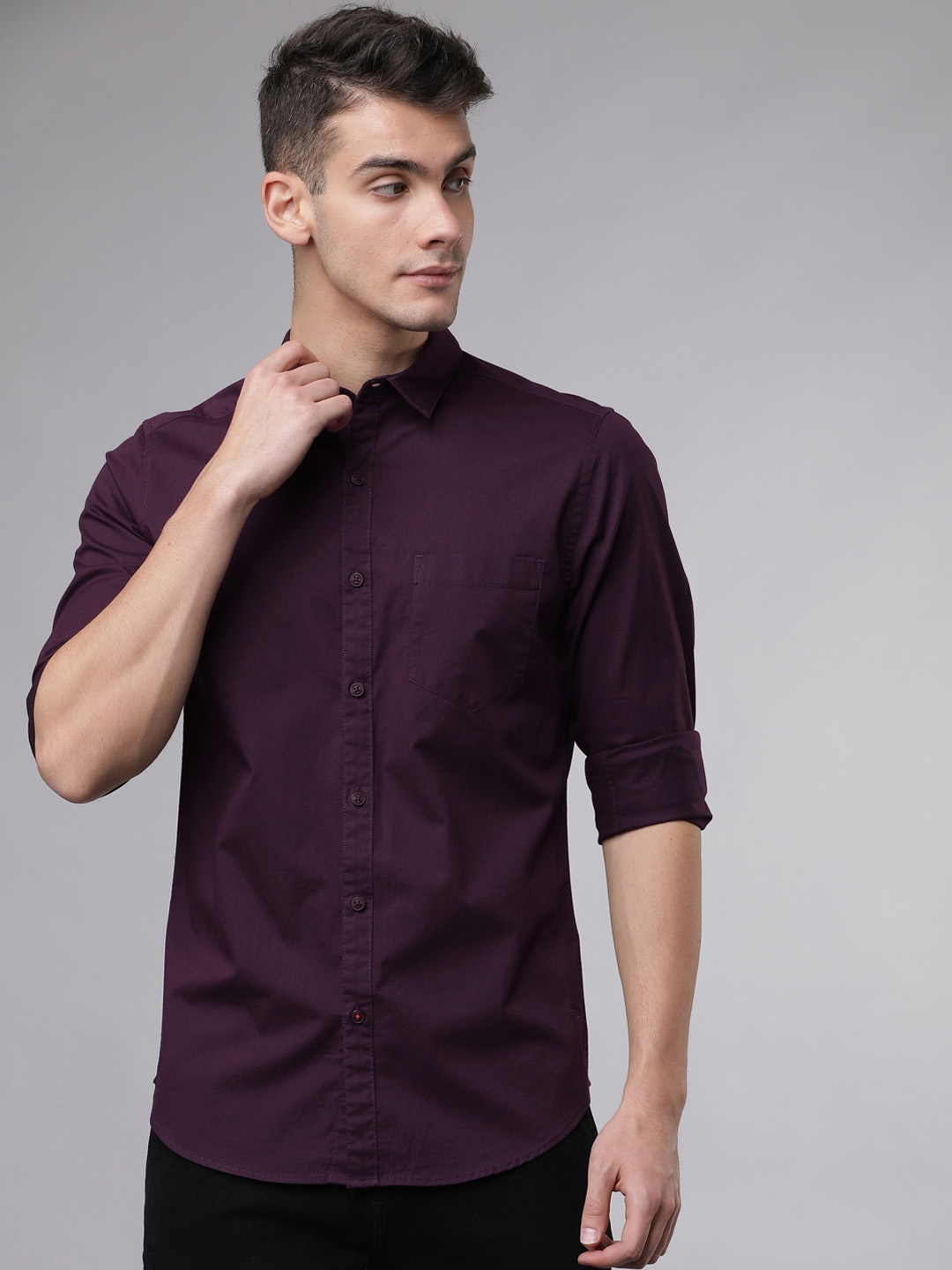 

LOCOMOTIVE Men Maroon Slim Fit Solid Casual Shirt
