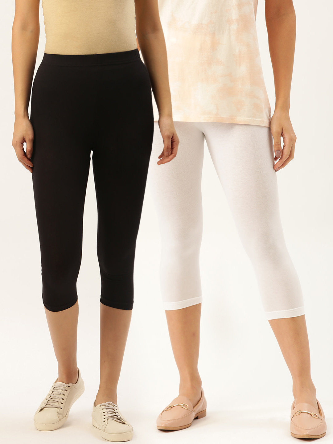 

Leading Lady Women Black & White Solid Regular Fit Capris