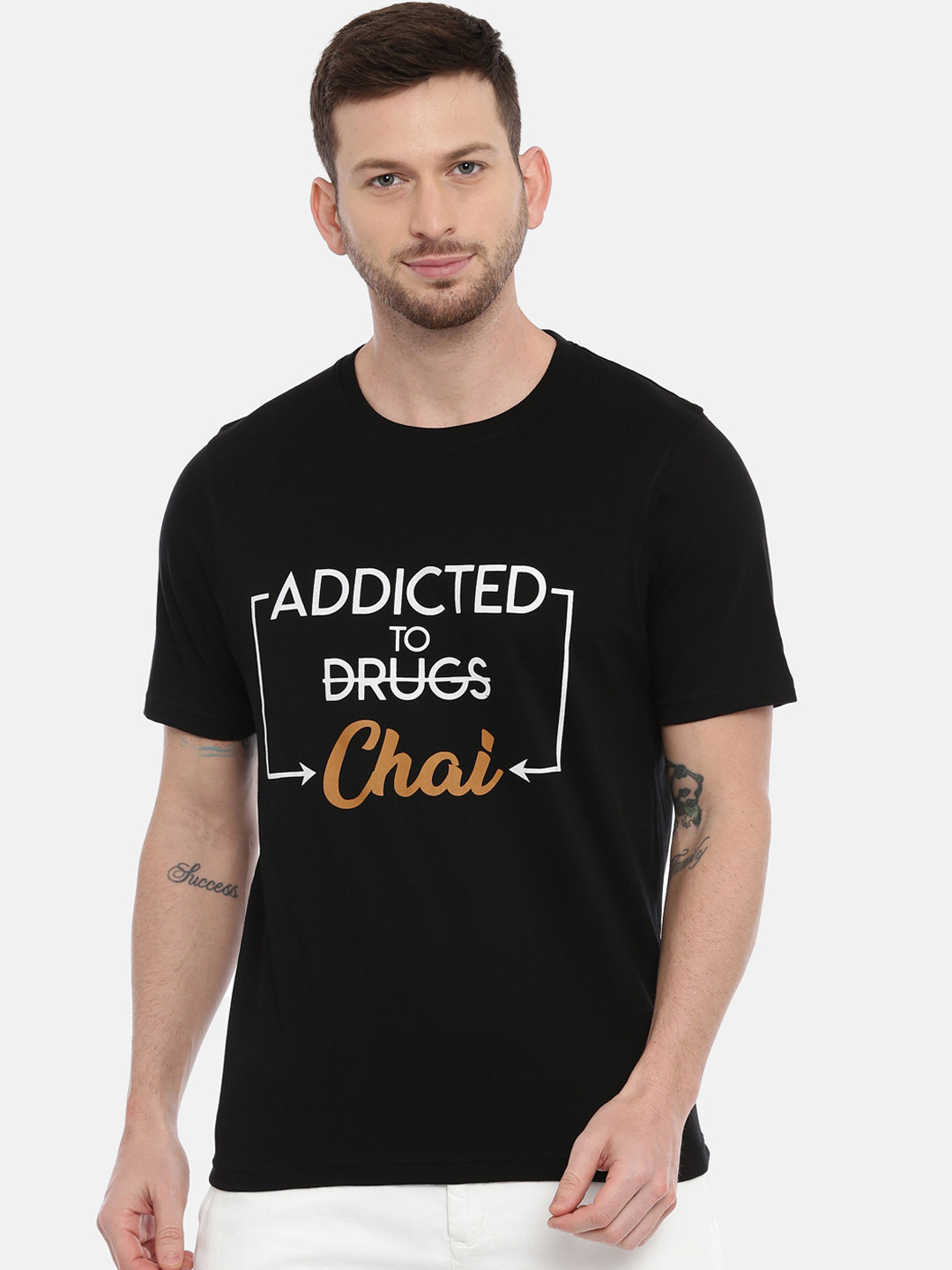 

Bushirt Men Black White Printed Round Neck Pure Cotton T-shirt