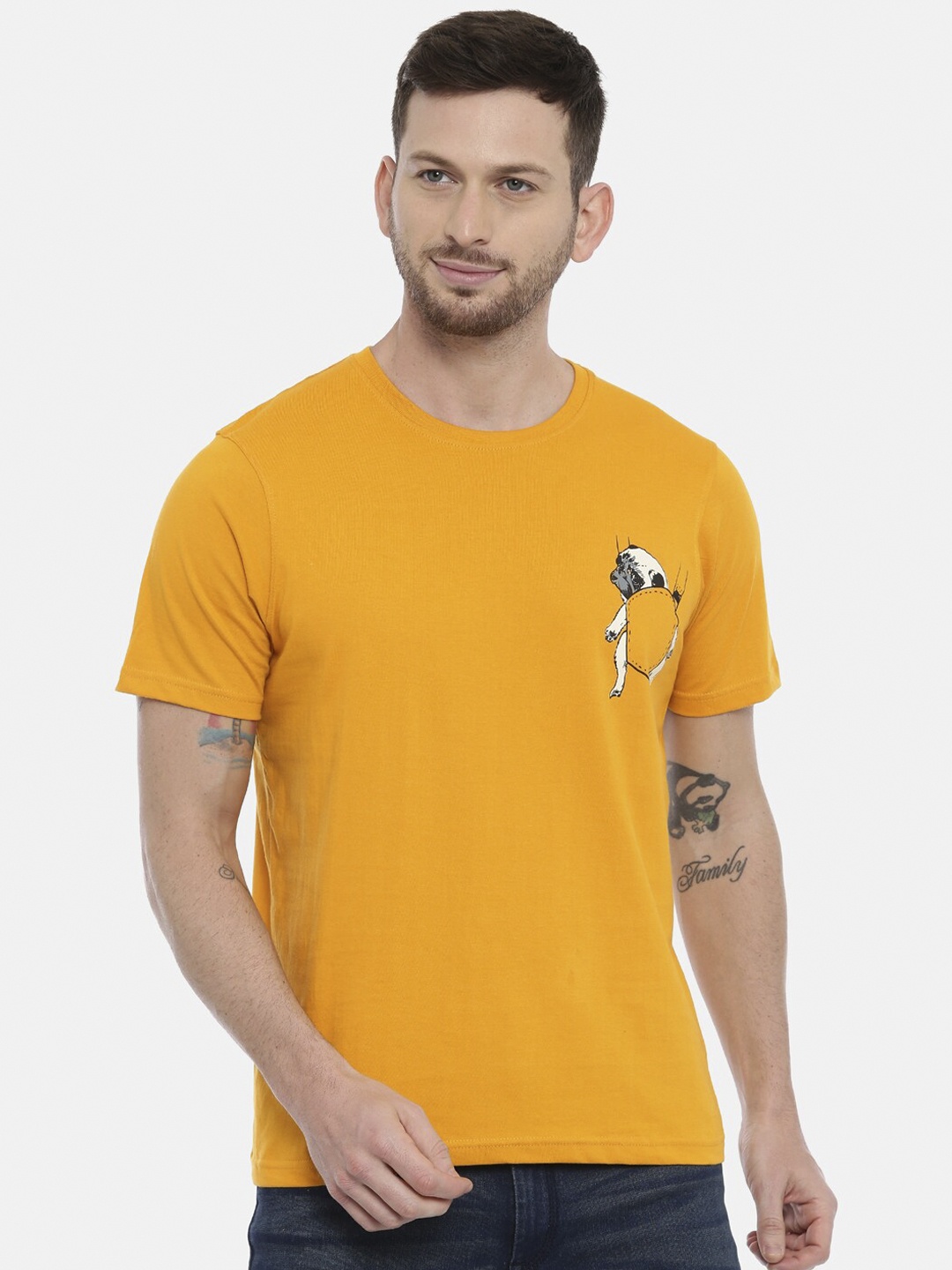 

Bushirt Men Mustard Yellow Printed Round Neck Pure Cotton T-shirt