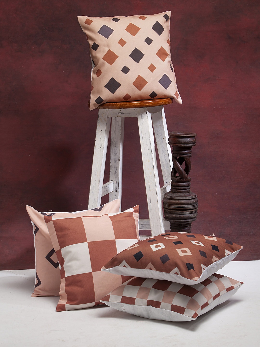 

Alina decor Brown & Black Set of 5 Geometric Square Cushion Covers