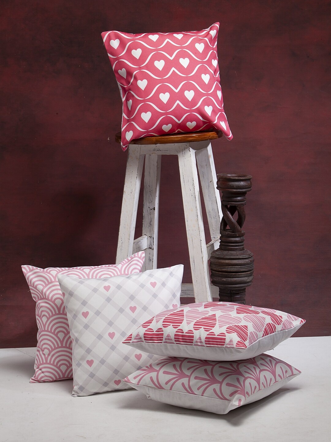 

Alina decor Pink & White Set of 5 Checked Square Cushion Covers