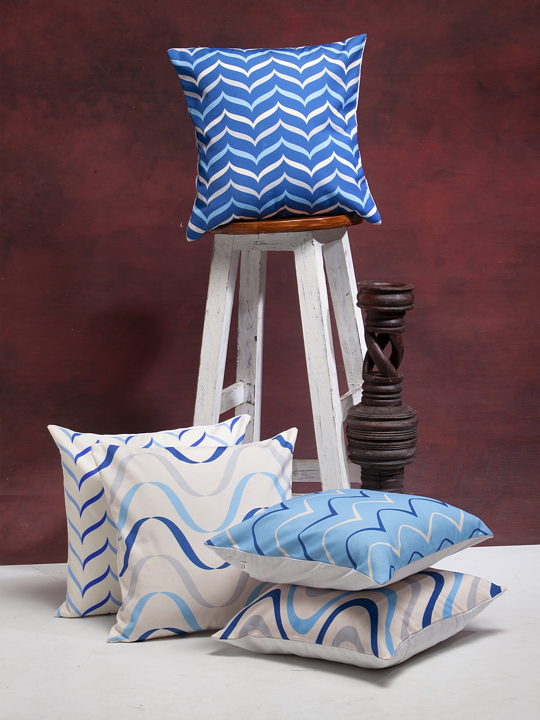 

Alina decor Set of 5 Blue & Cream-Coloured Geometric Square Cushion Covers
