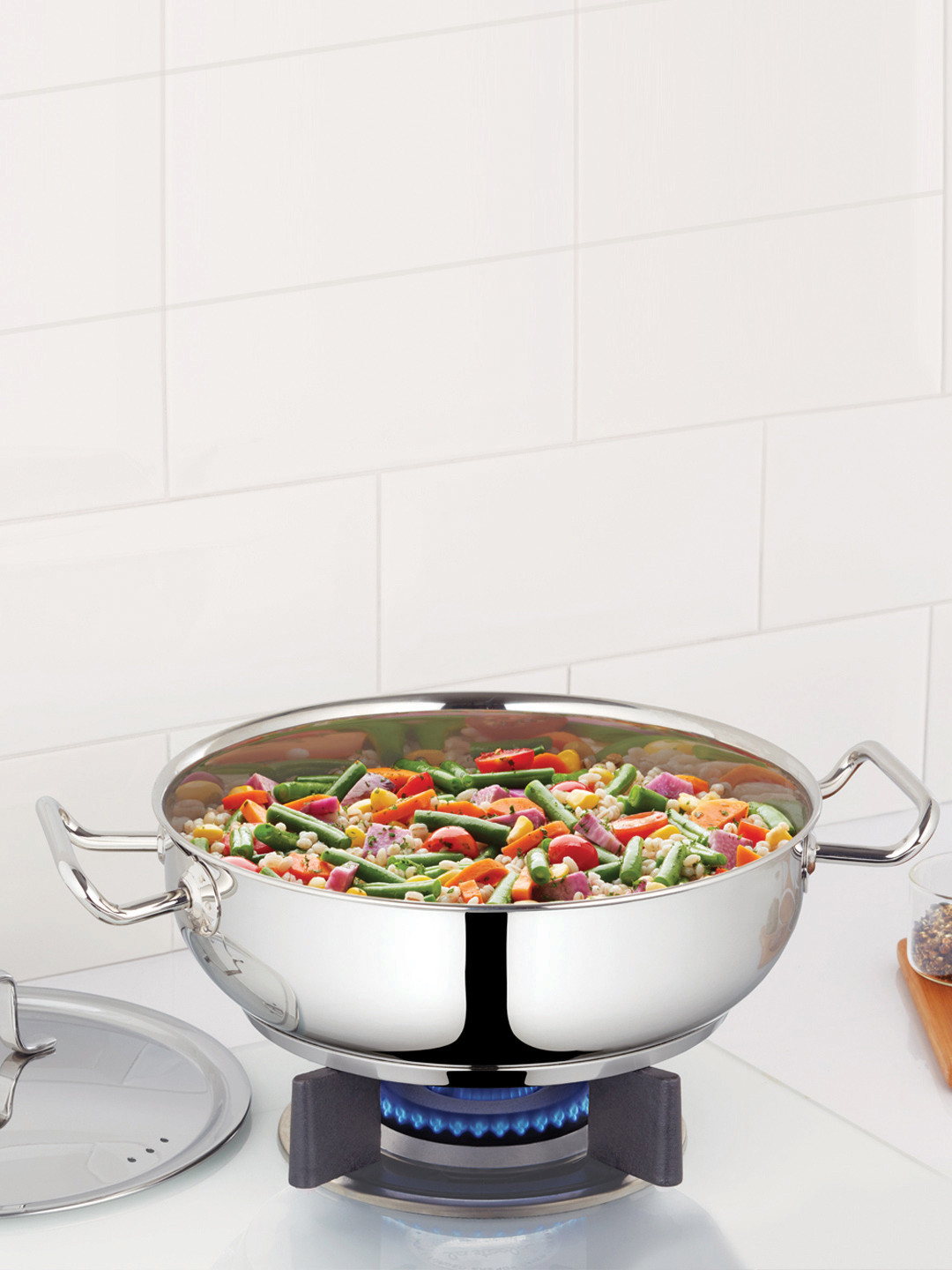 

BOROSIL Silver-Toned Stainless Steel Tri-Ply Induction Bottom Flat Kadhai With Lid