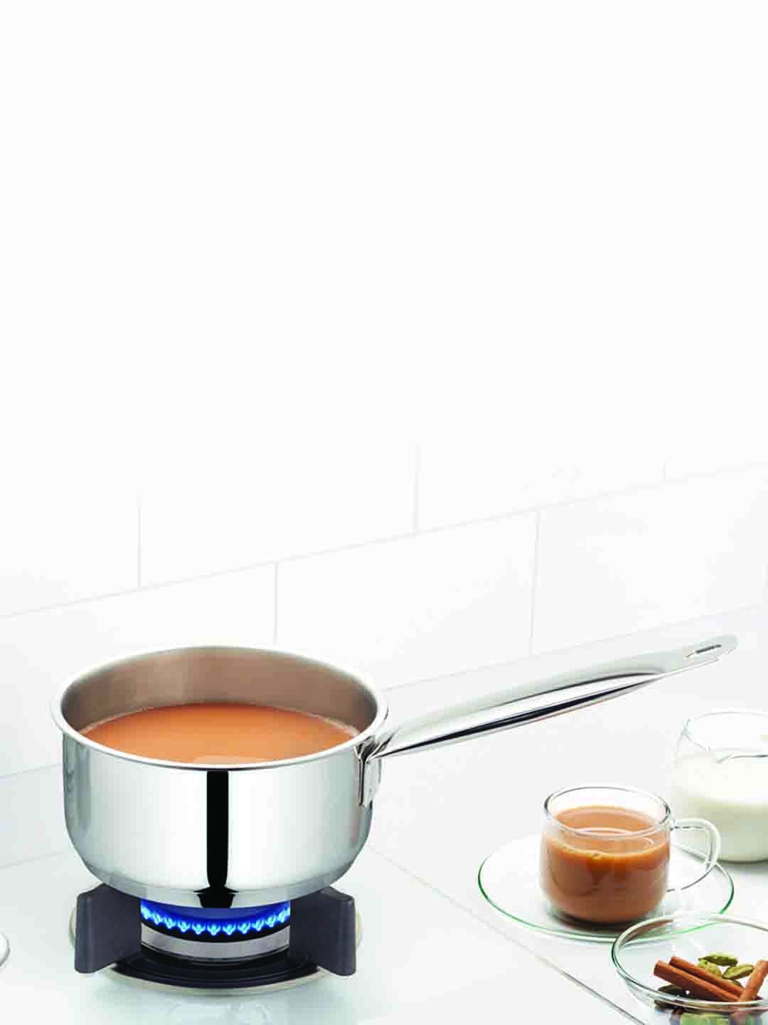 

BOROSIL Silver-Toned Stainless Steel Tri-Ply Induction Bottom Sauce Pan With Lid