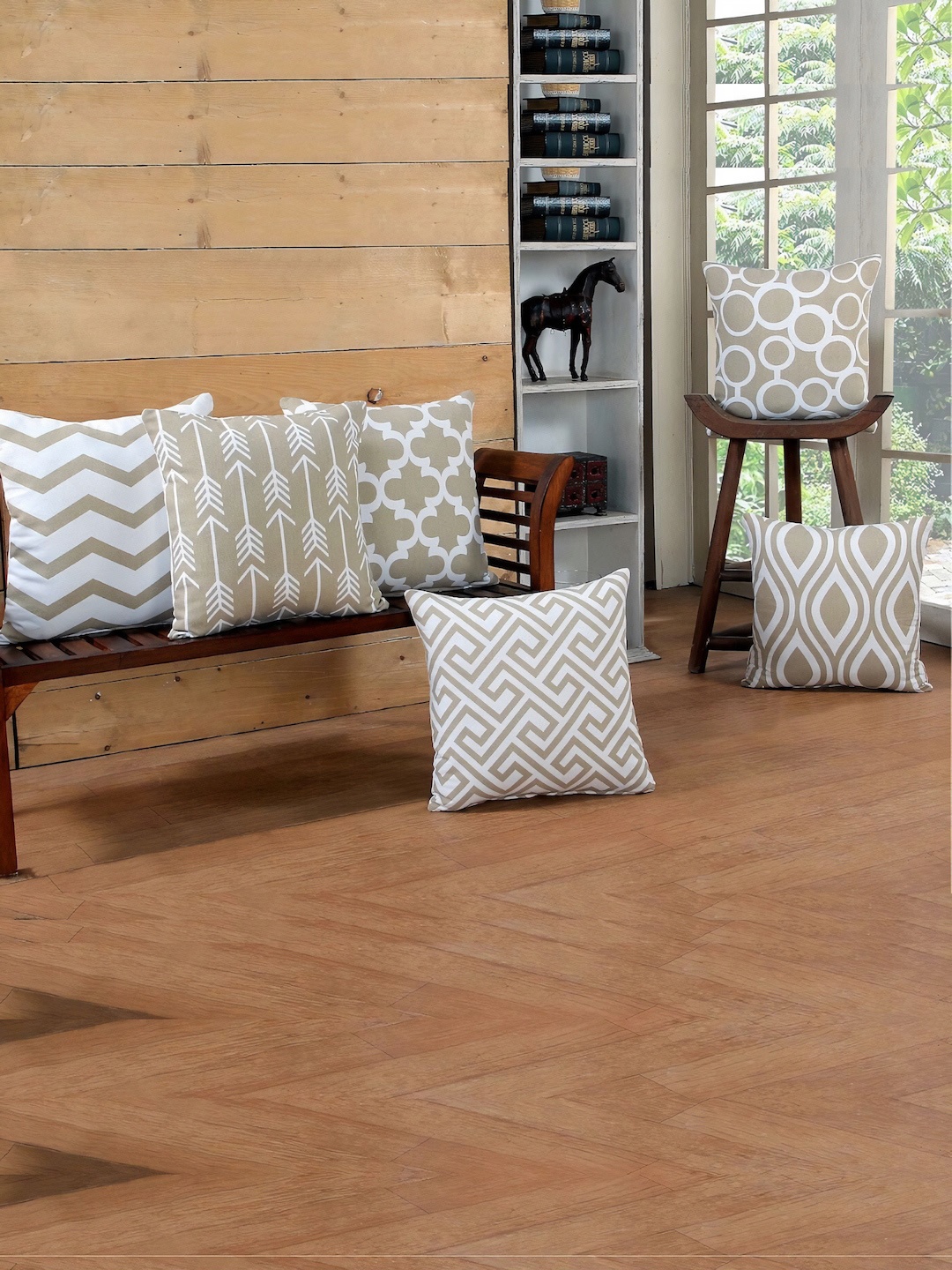 

MODERN HOMES Beige & White Set of 6 Geometric Square Cushion Covers