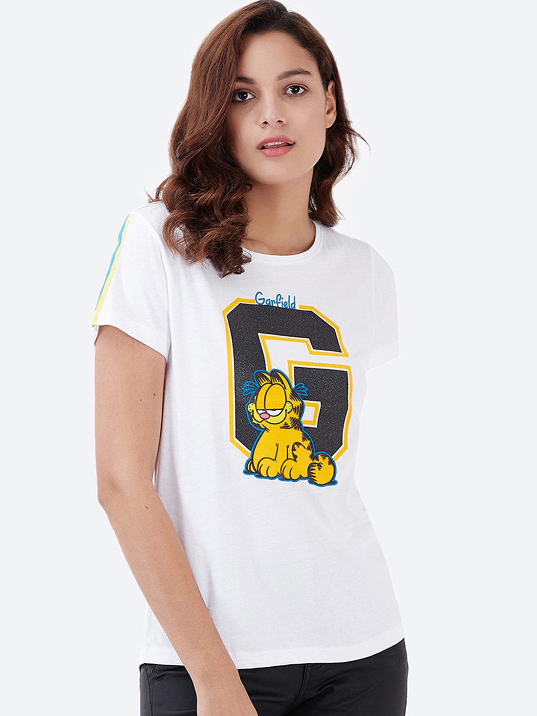 

Free Authority Women White & Black Garfield Print Round Neck T-shirt