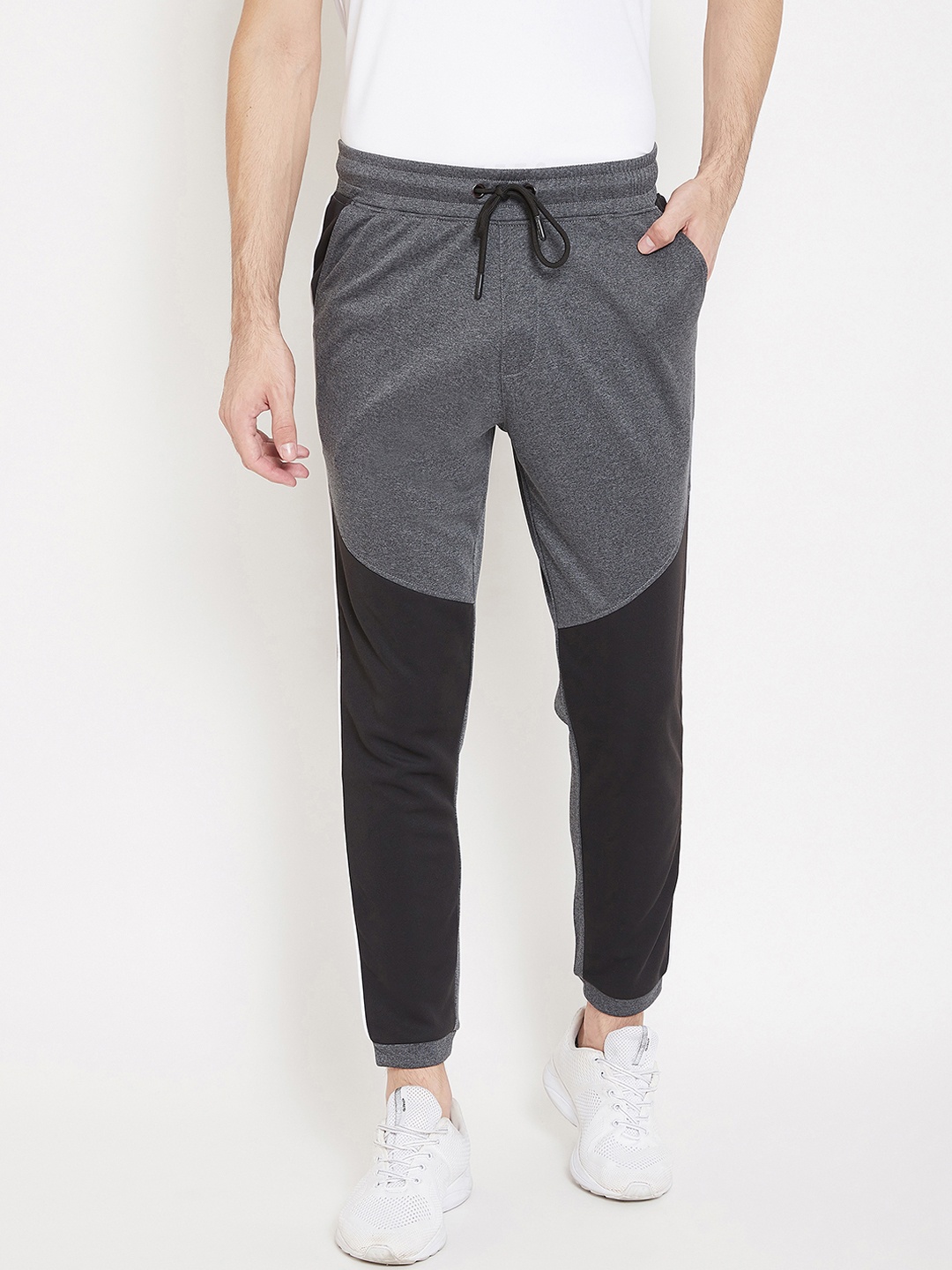 

PERFKT-U Men Grey & Black Colourblocked Joggers