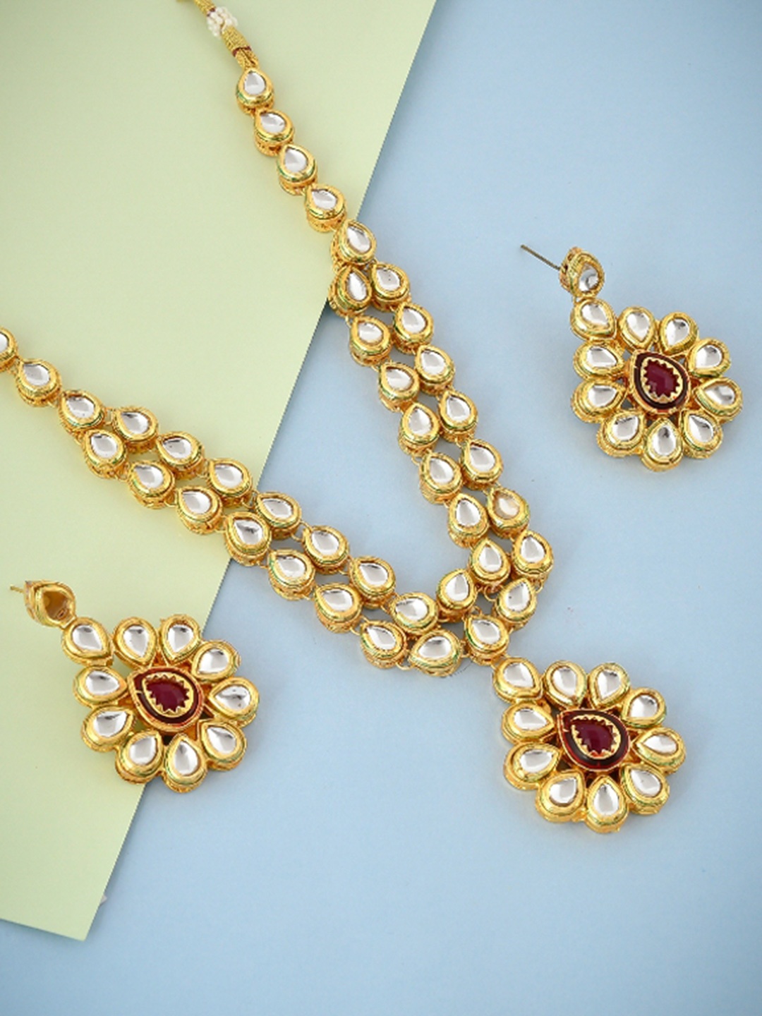 

Silvermerc Designs Gold-Plated White & Red Kundan-Studded Jadau Jewellery Set