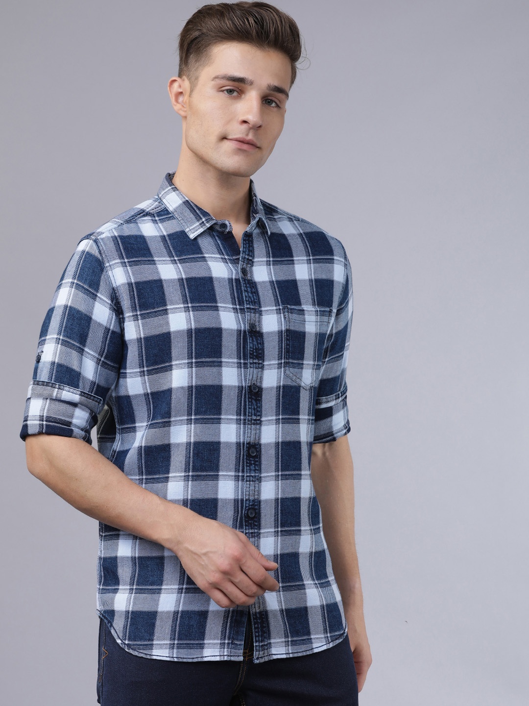 

LOCOMOTIVE Men Blue & White Slim Fit Checked Casual Shirt