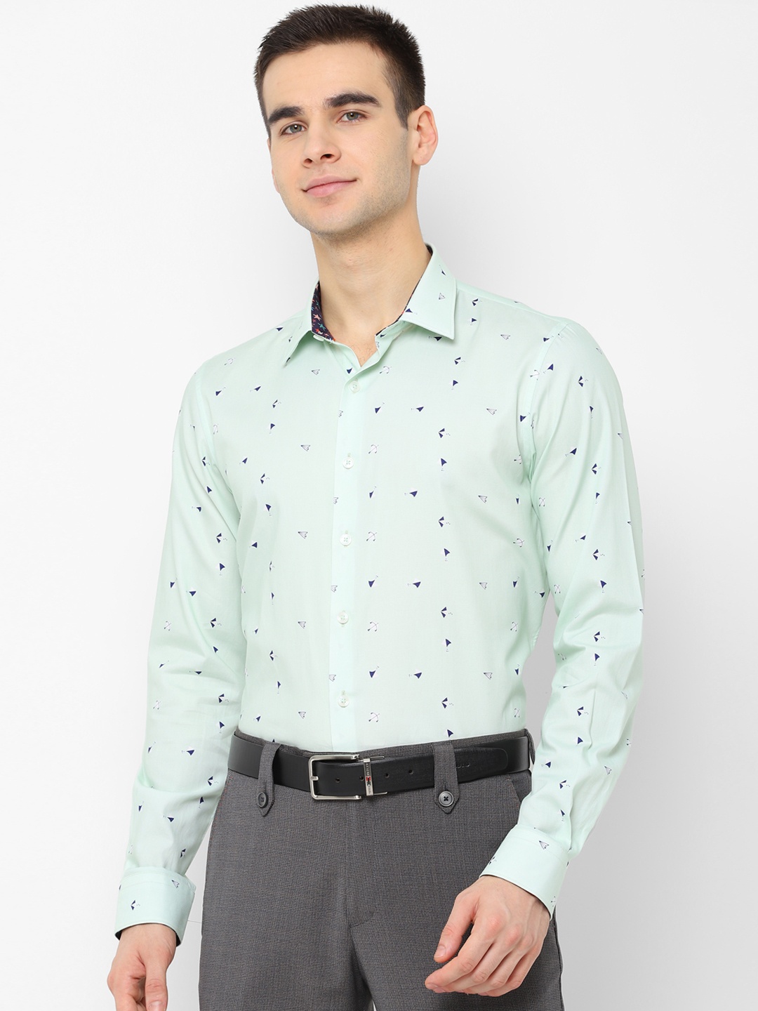 

SIMON CARTER LONDON Men Green Regular Fit Printed Casual Shirt
