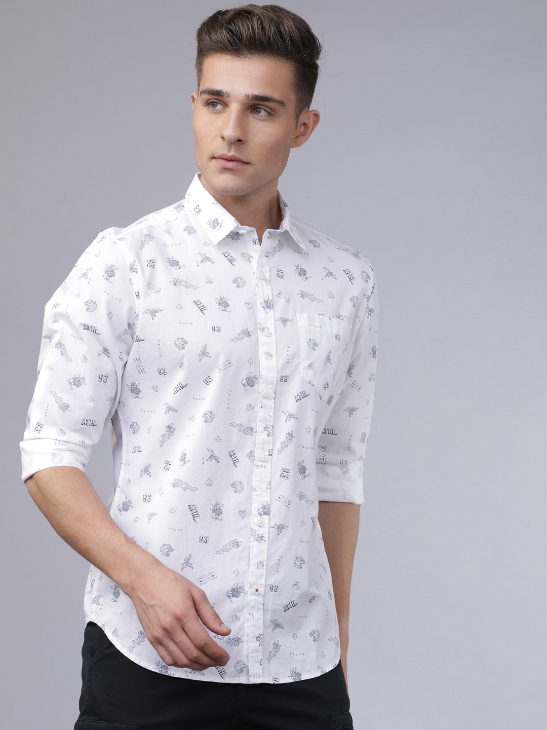 

LOCOMOTIVE Men White & Navy Blue Slim Fit Printed Casual Shirt