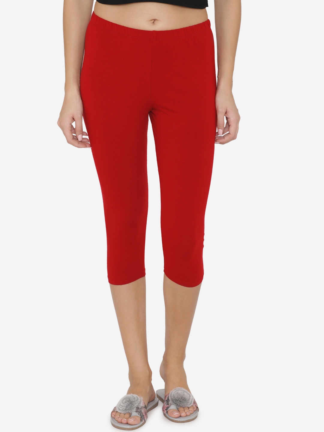 

Vami Women Red Solid Capri Leggings