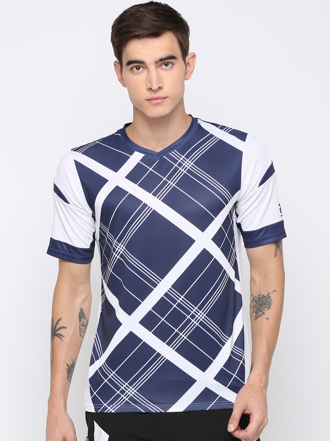 

PERFKT-U Men White Printed V-Neck T-shirt