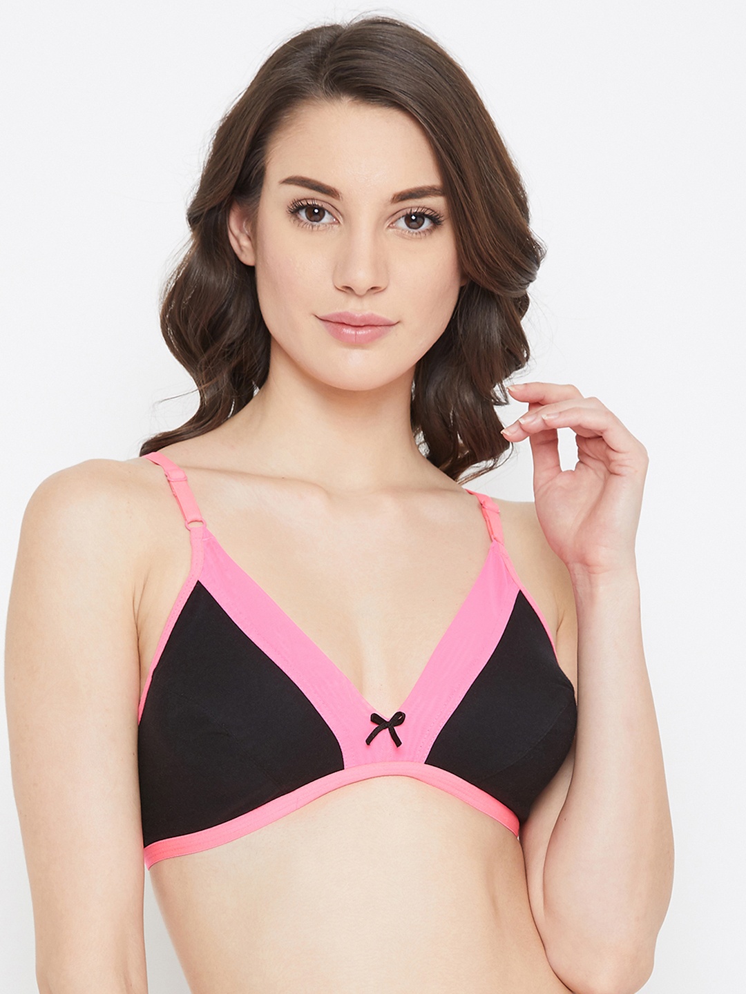 

Clovia Non-Padded Non-Wired Plunge Bra, Black