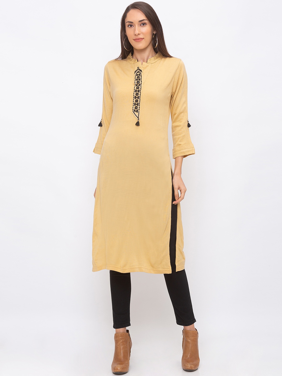 

Globus Women Beige & Black Solid Straight Kurta