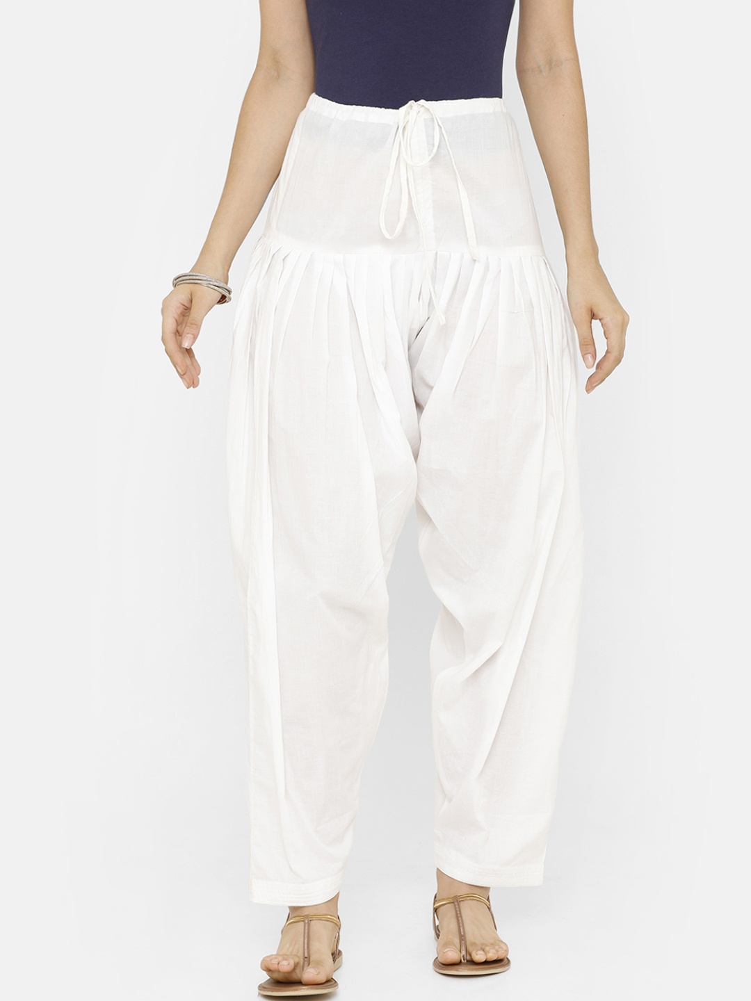 

De Moza Women White Solid Loose-Fit Patiala