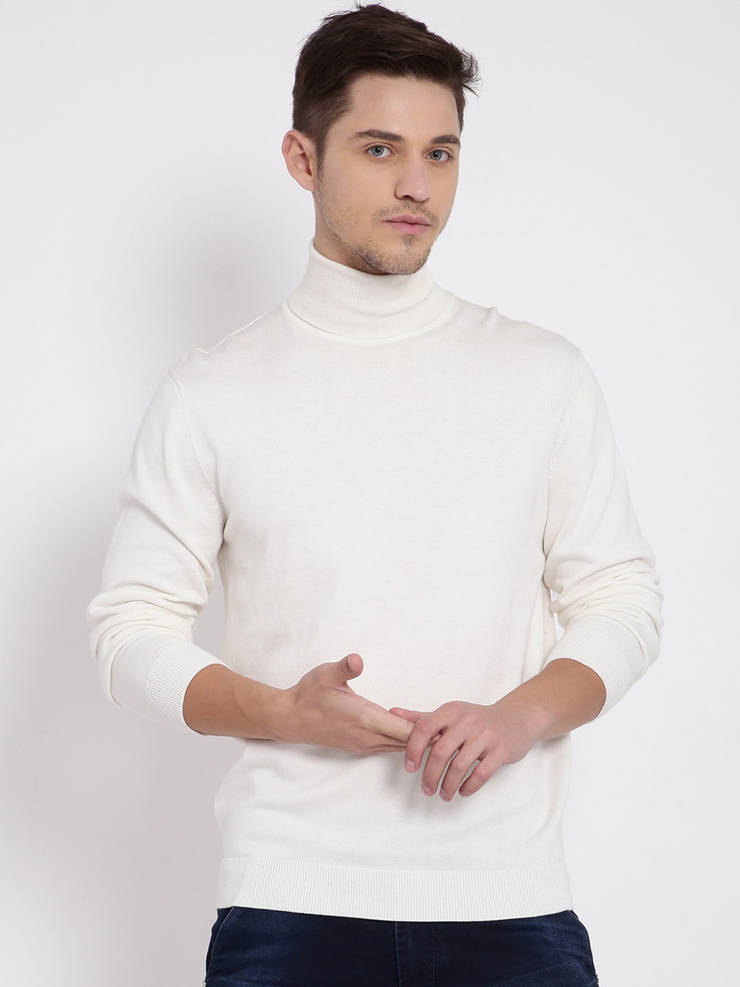 

t-base Men White Solid Pullover Sweater