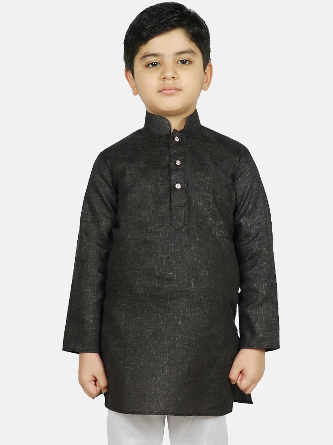 

SG YUVRAJ Boys Black Solid Straight Kurta
