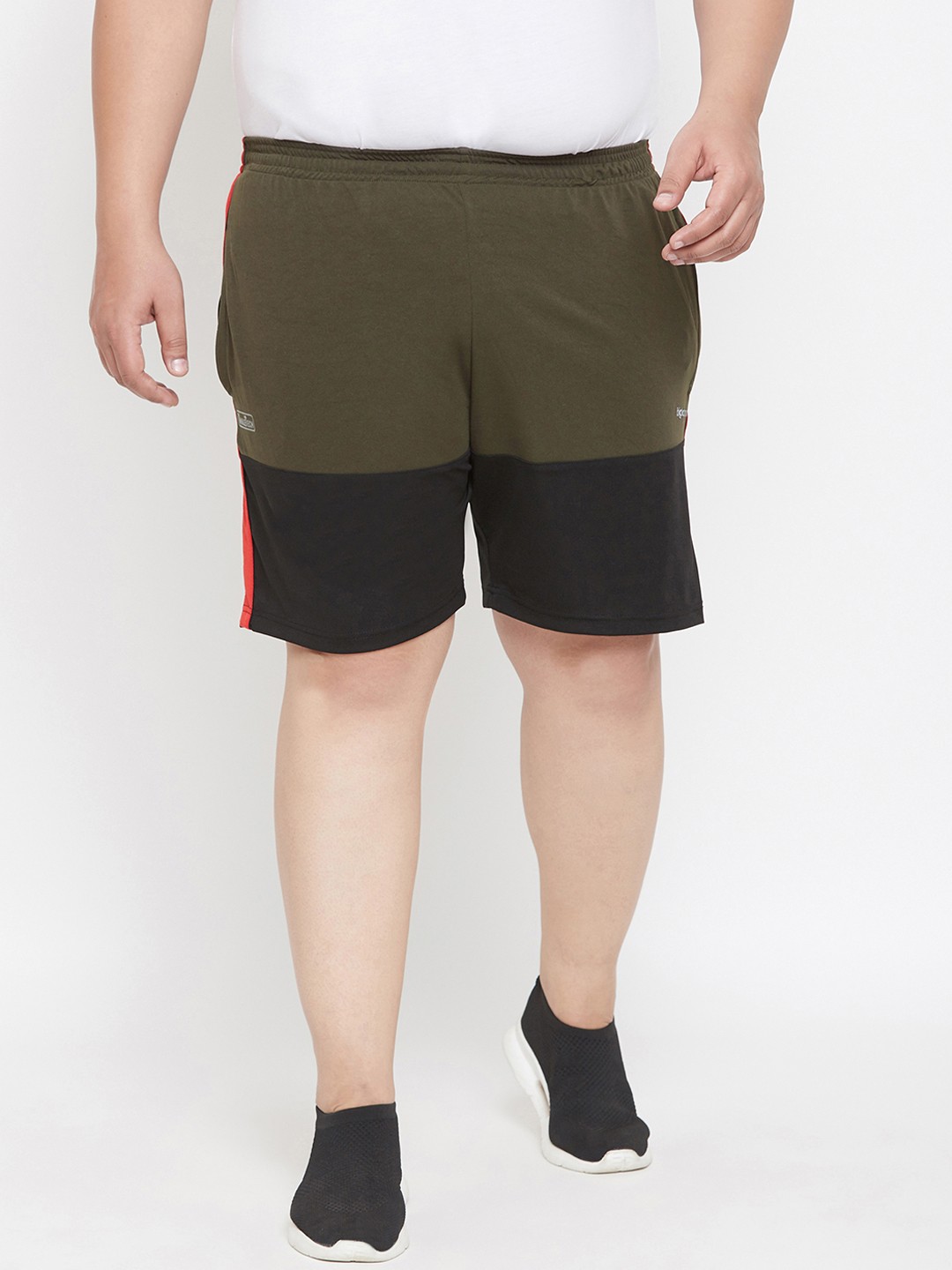 

bigbanana Plus Size Men Olive Green Colourblocked Regular Fit Regular Shorts