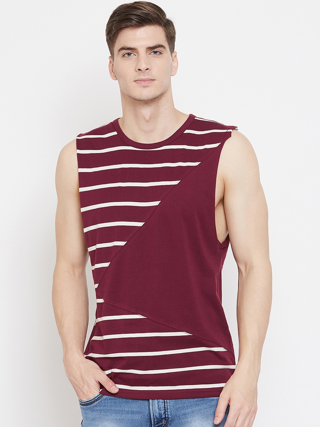 

Hypernation Men Maroon & White Striped Round Neck T-shirt