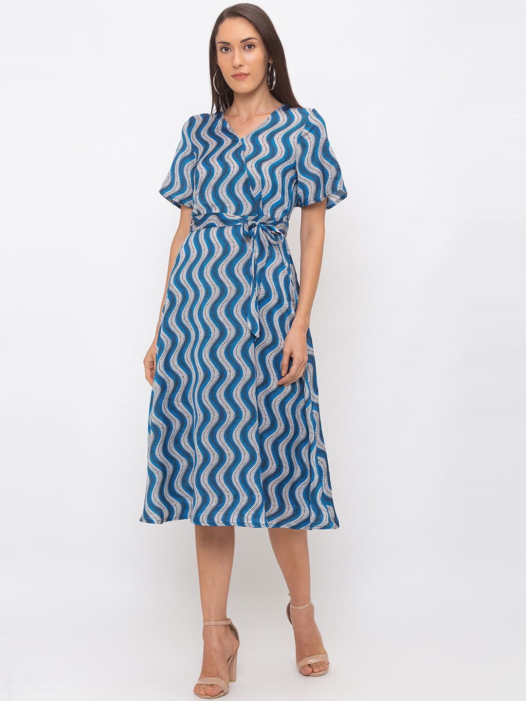 

Globus Blue & Off White Geometric Midi Dress