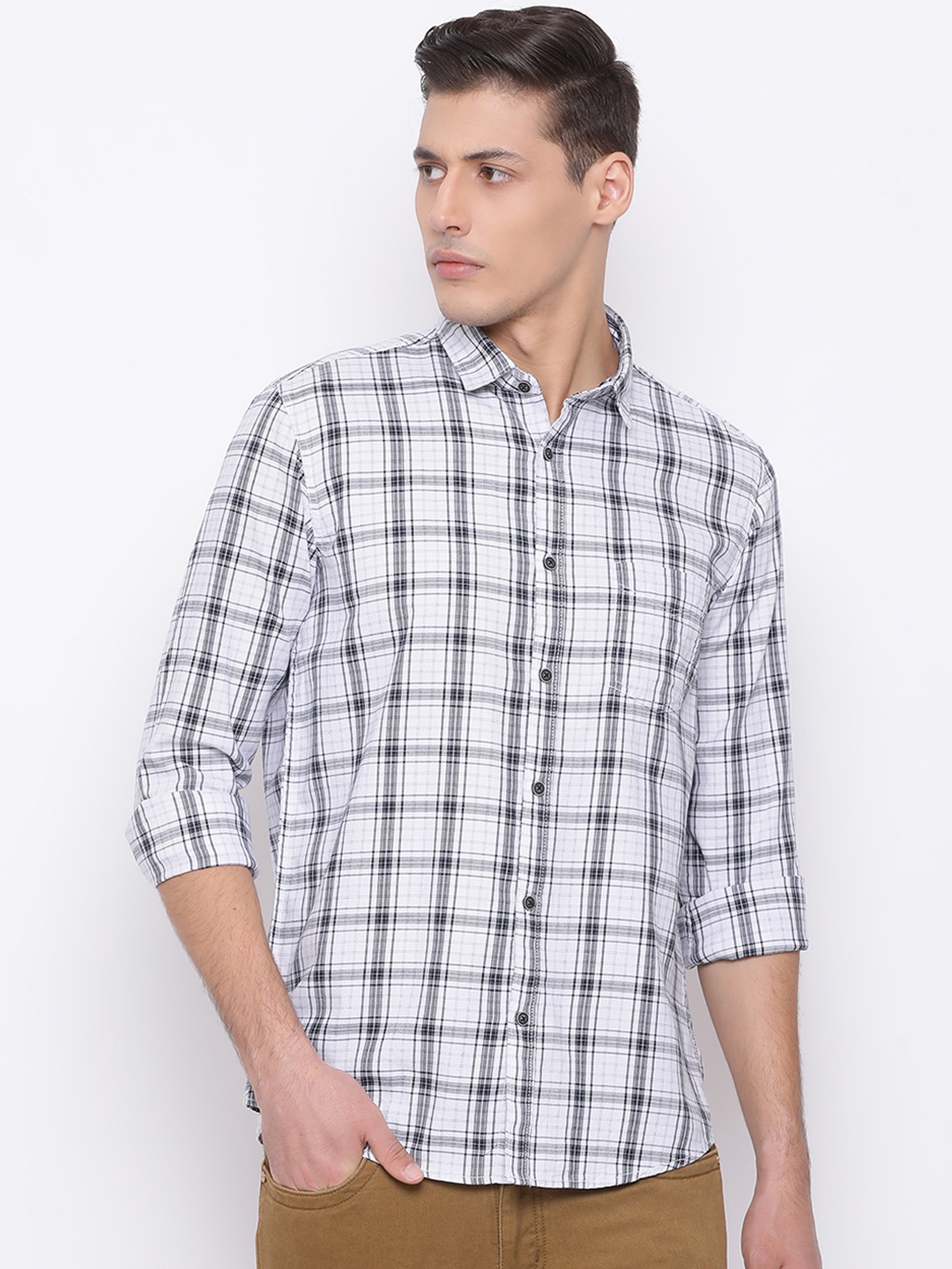 Richlook Men White & Black Slim Fit Checked Casual Shirt