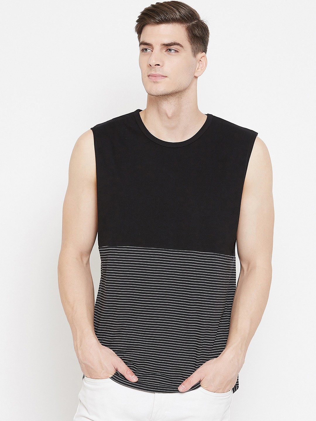 

Hypernation Men Black White Striped Round Neck Pure Cotton T-shirt