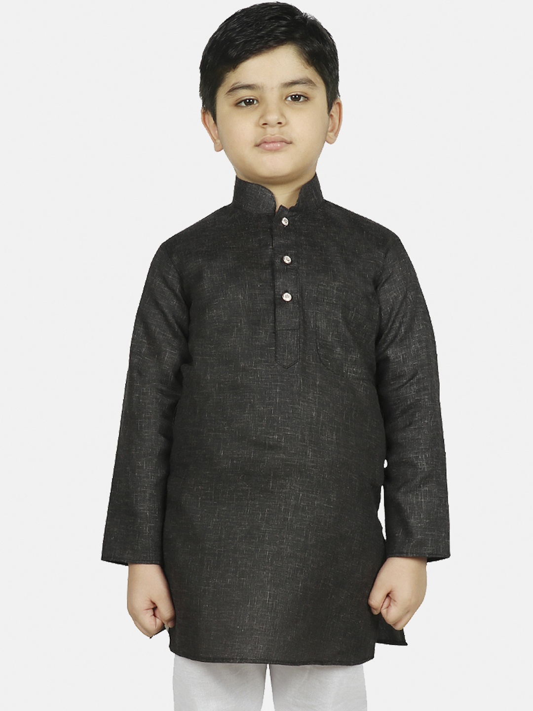 

SG YUVRAJ Boys Black Solid Straight Kurta
