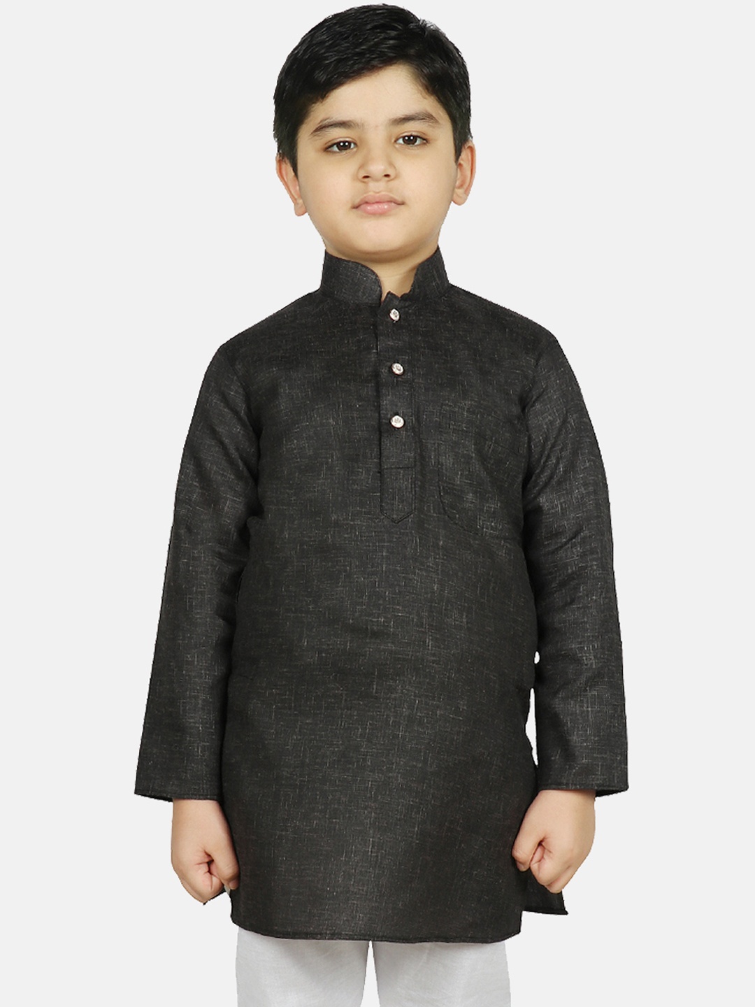 

SG YUVRAJ Boys Black Solid Straight Kurta