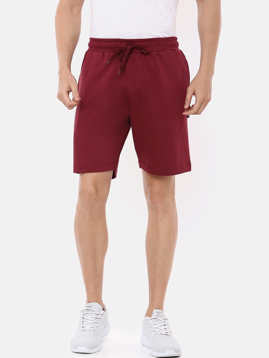 

Braveo Men Maroon Solid Slim Fit Regular Shorts