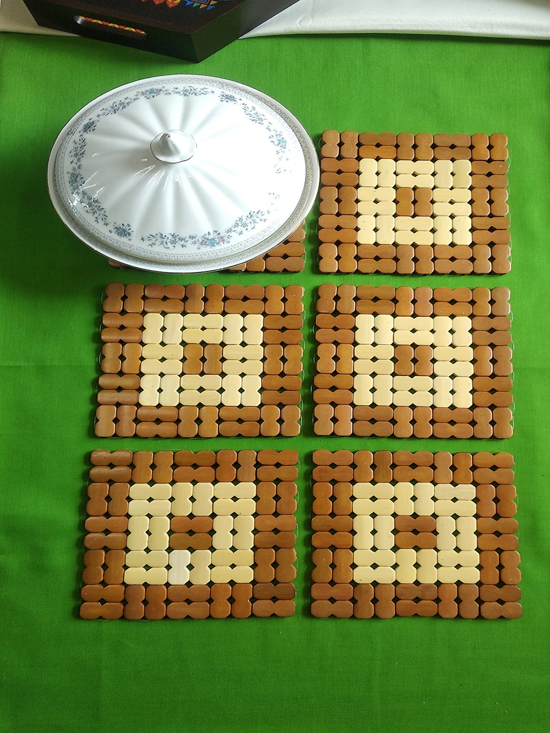 

Crayton Set of 6 Square Brown & White Puzzle Bamboo Trivet