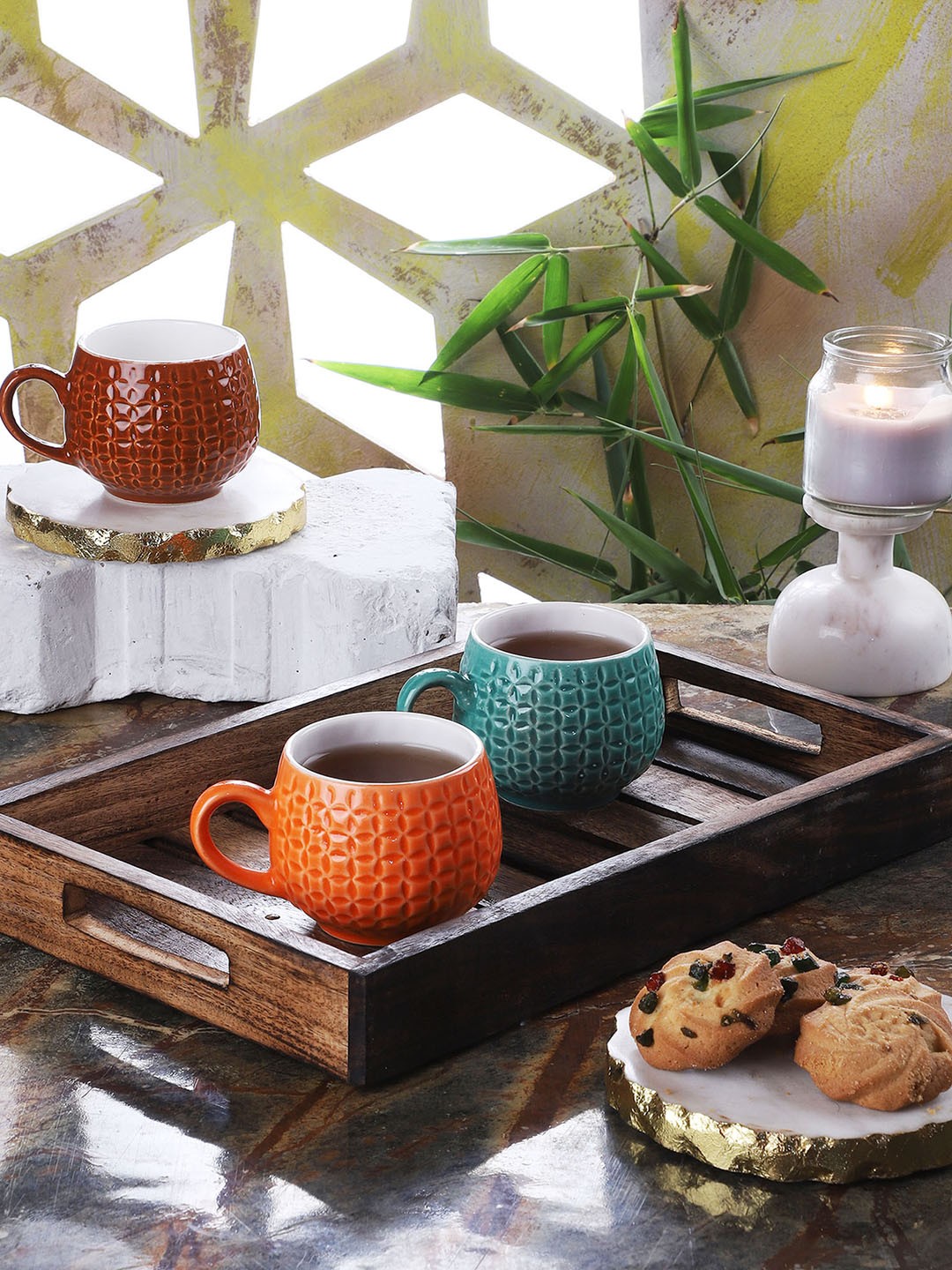 

CDI Set Of 6 Multicoloured Textured Lutiya Shaped Tea Cups With Tray, Multi