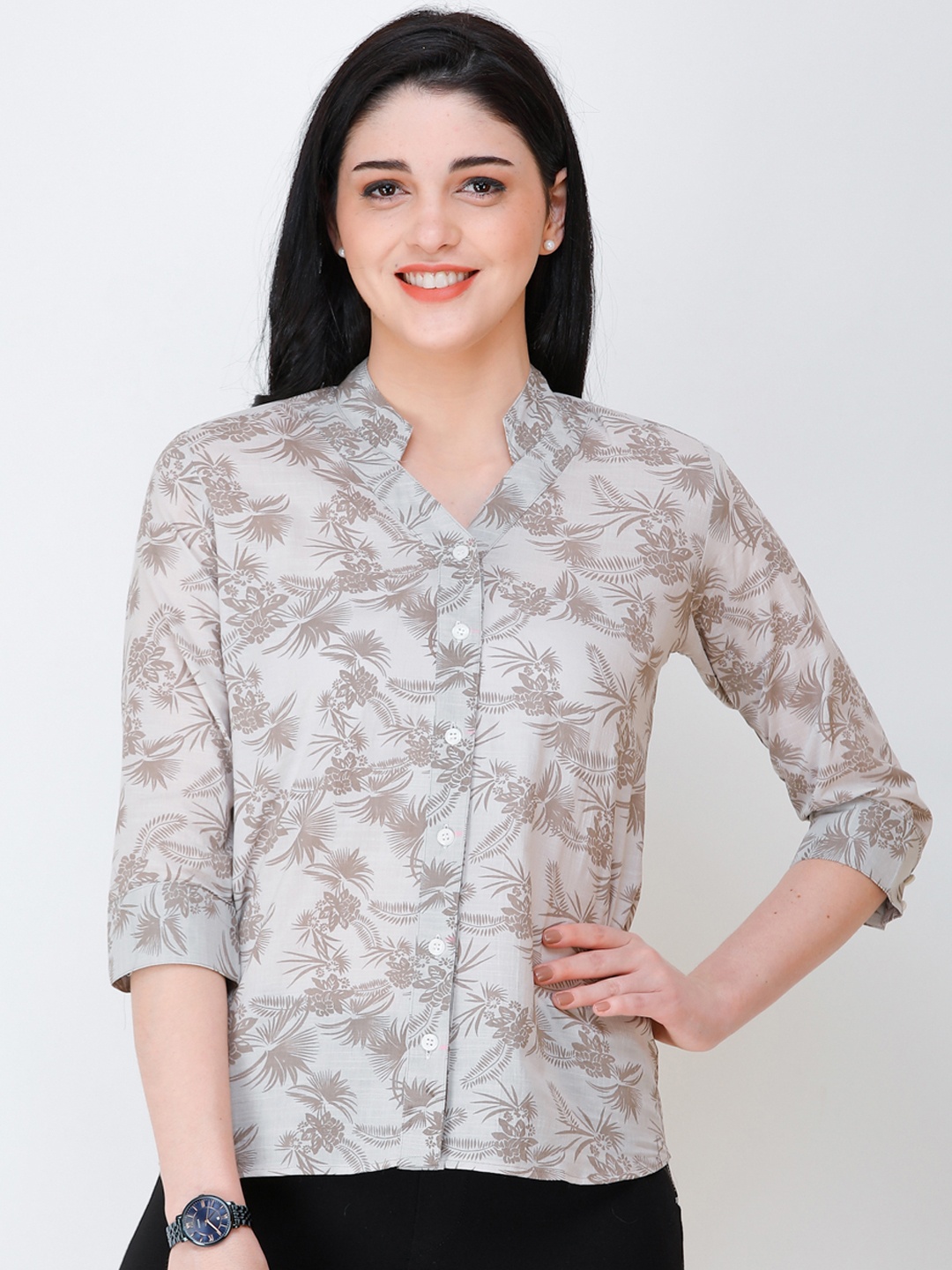 

SCORPIUS Women Cream-Coloured Slim Fit Printed Casual Shirt