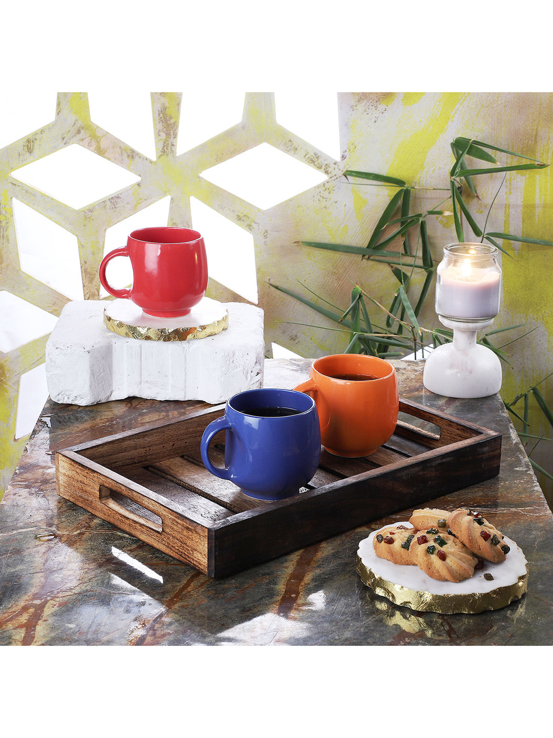 

CDI Set Of 6 Brown & Red Solid Pari Shape Tea Cups With Tray