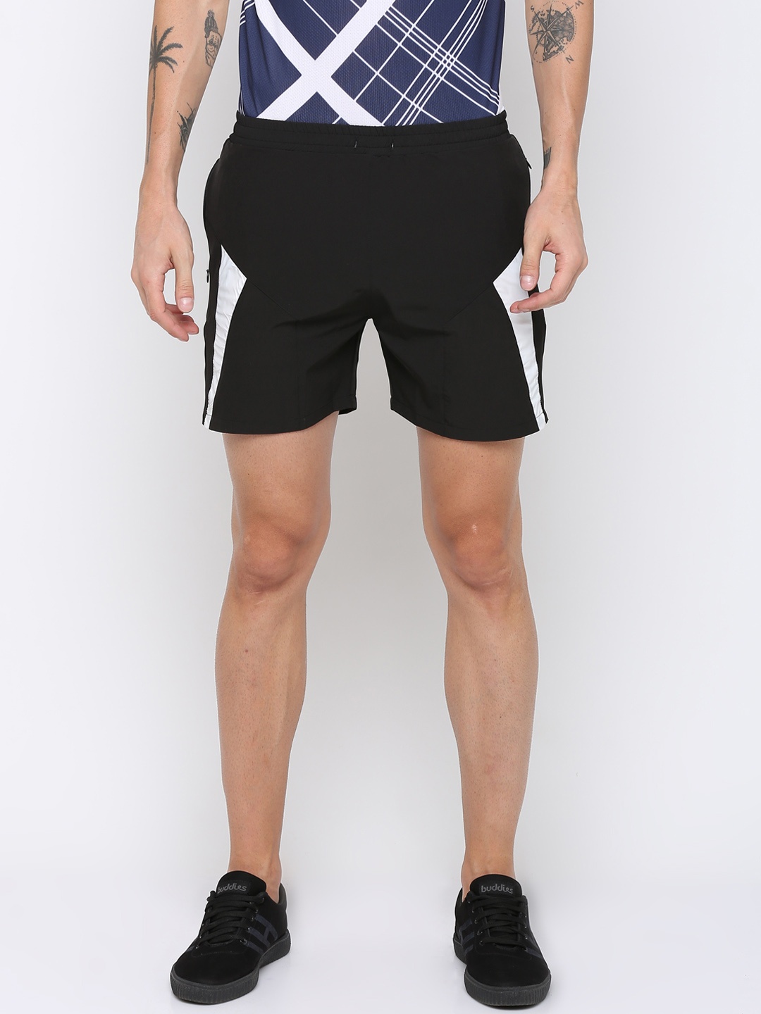 

PERFKT-U Men Black & White Colourblocked Regular Fit Sports Shorts