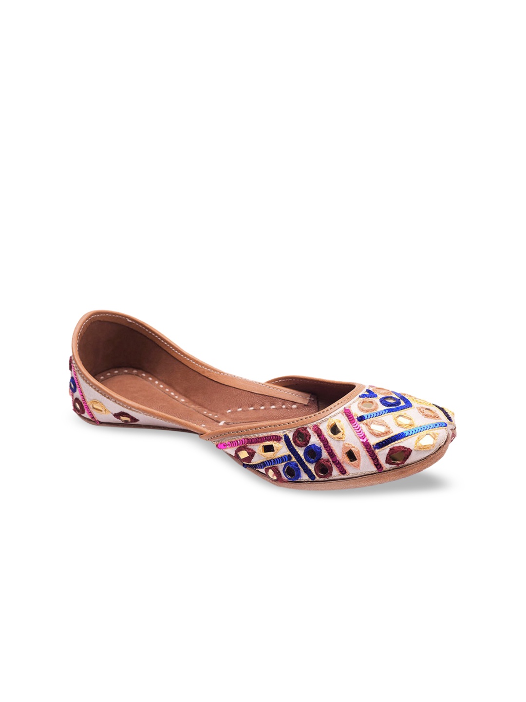 

DESI COLOUR Women White Embellished Leather Mojaris