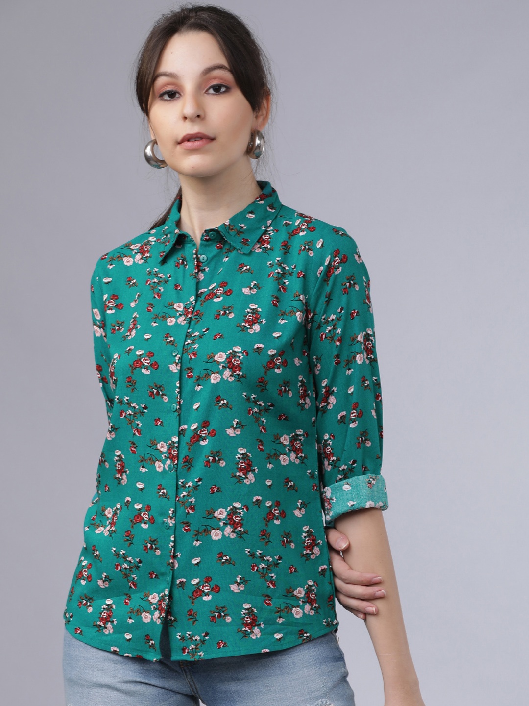 

Tokyo Talkies Women Green Regular Fit Printed Casual Shirt