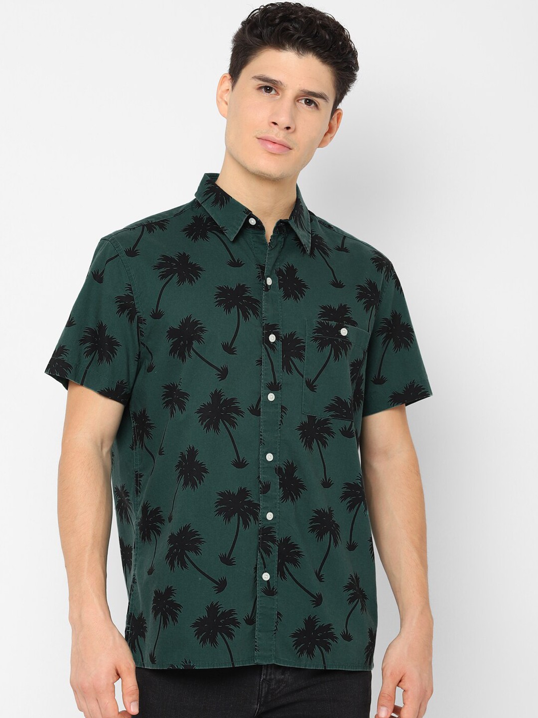 

AMERICAN EAGLE OUTFITTERS Men Green & Black Regular Fit Printed Casual Shirt