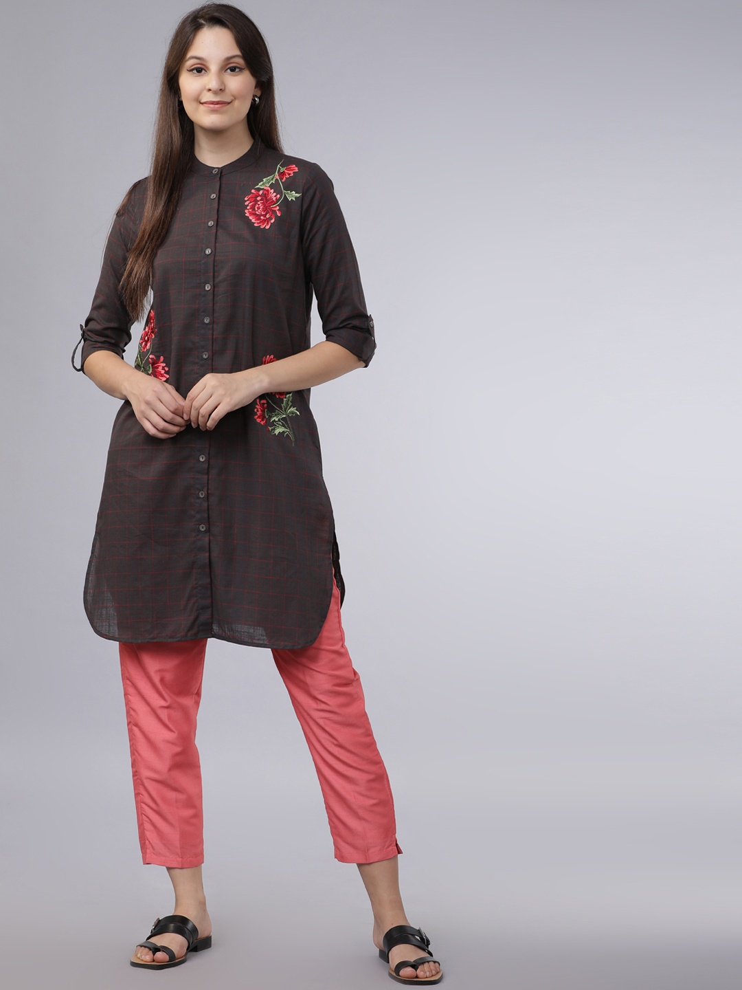 

Vishudh Women Charcoal Black Floral Printed Tunic