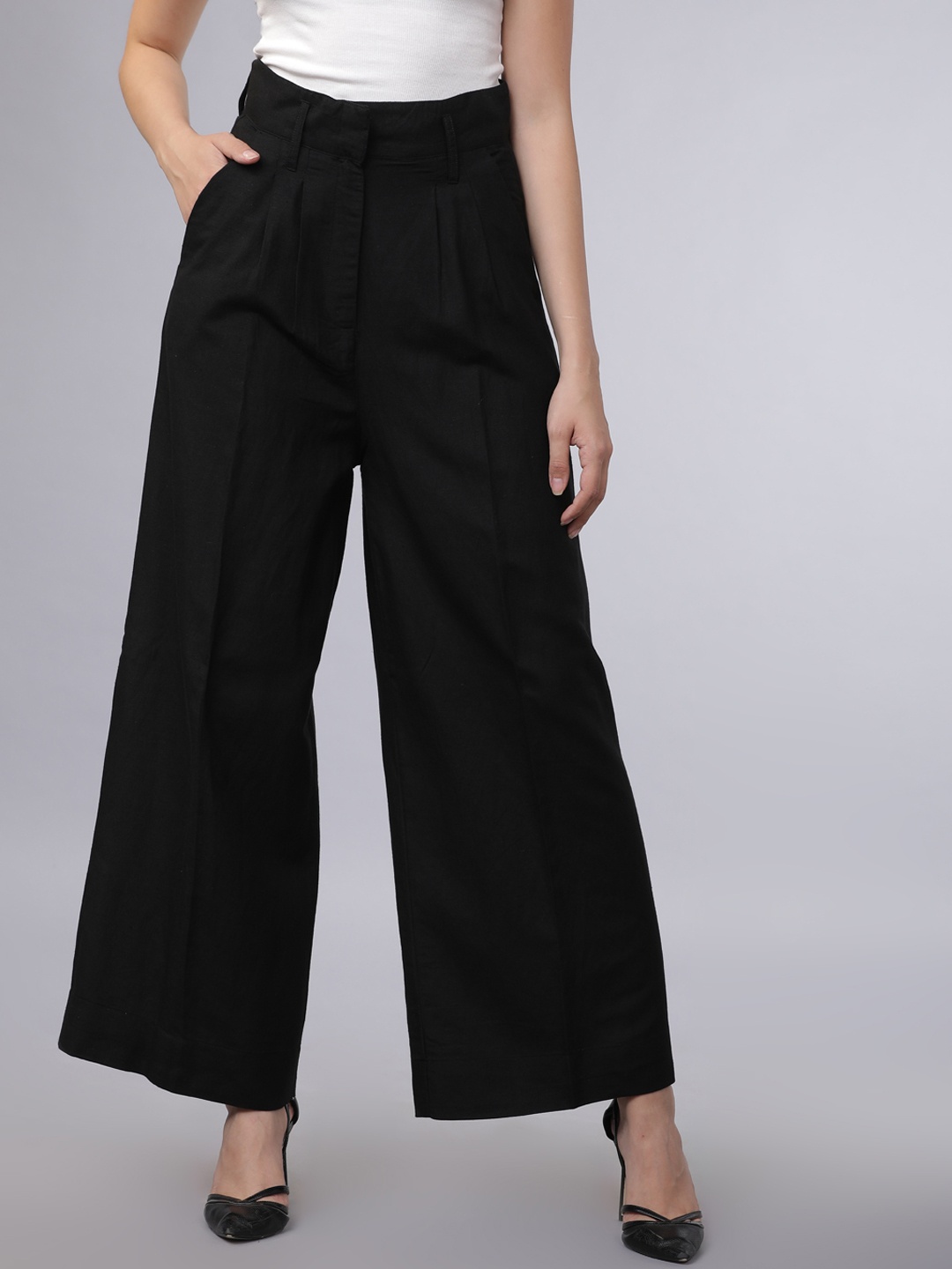 

CHIC BY TOKYO TALKIES Women Black Regular Fit Solid Parallel Trousers