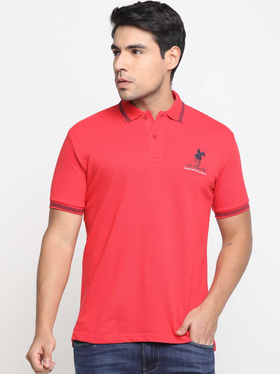 

Masculino Latino Men Coral Red Solid Polo Collar T-shirt