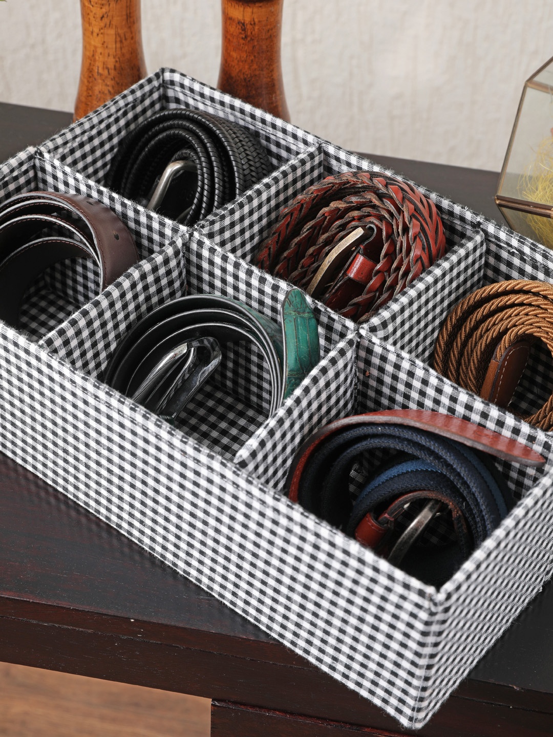 

My Gift Booth Black & White Checked Tie & Belt Organiser
