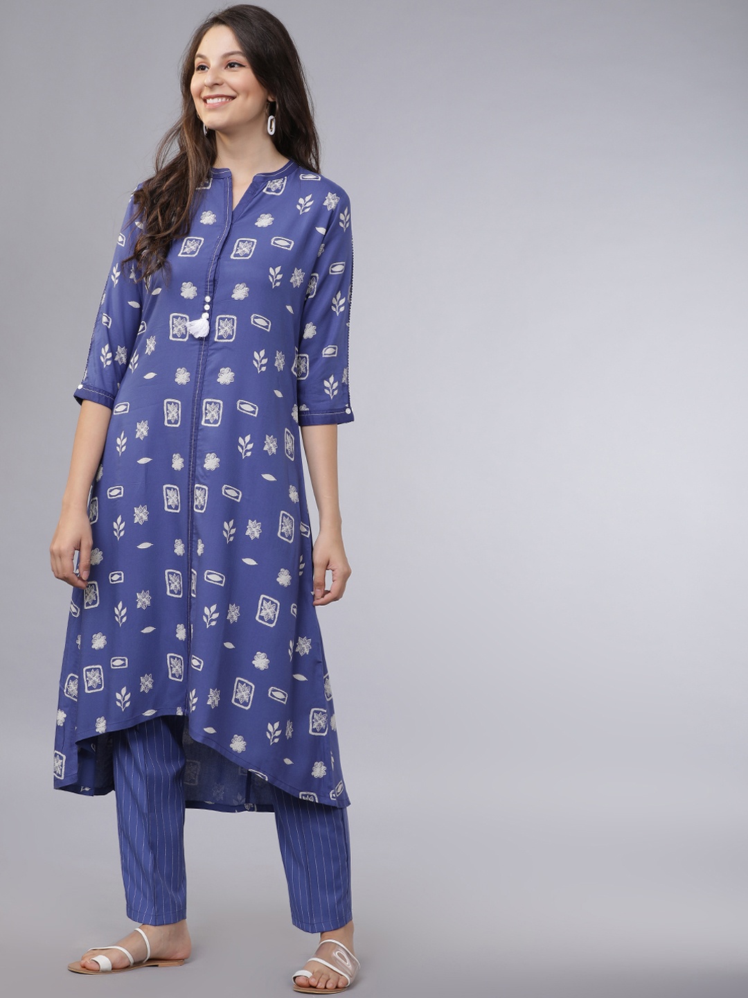 

Vishudh Women Blue & White Printed A-Line Kurta
